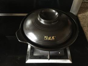 焖烧，大火烧开，转小火，焖烧，待白萝卜软烂