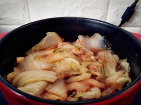 烧至白菜变软。