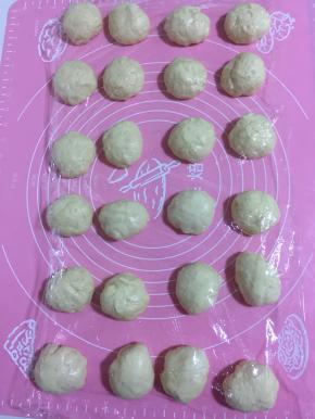 盖上保鲜膜松弛30分钟！