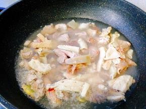 将牛杂快速焯水