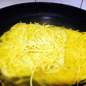 煮开后，面放入焯水