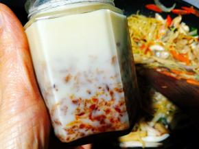 拌进少量葱头酥及油