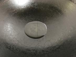 锅中倒入适量油。