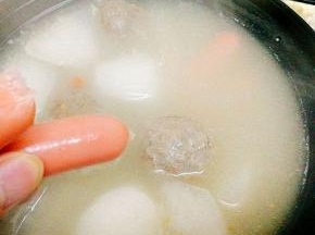 陆续加入香肠