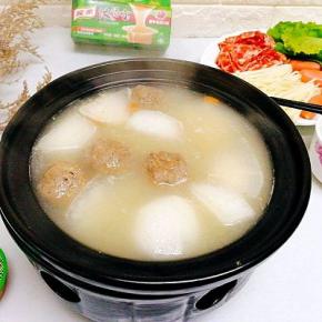 上砂锅，立马热气腾腾了