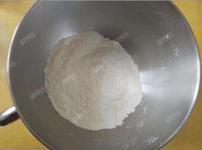 所有干性材料混合均匀