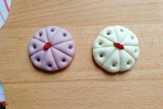 放后摆上一颗枸杞子就完工啦！