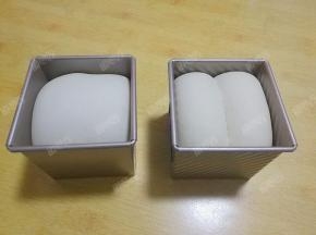 发酵好的面团取出，用手指轻摁表面可以缓慢回弹