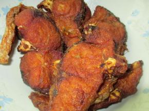 炸的过程中不要过多的翻到，炸到金黄后取出