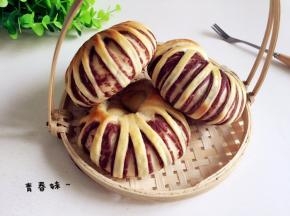 放入预热好的烤箱160度中层，上下火18分钟