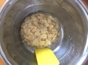 盖上保鲜膜，静置一个小时