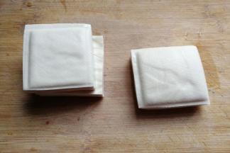 准备豆腐三块；