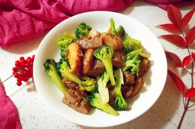 西兰花花菇炒肉