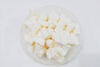 称好棉花糖备用；