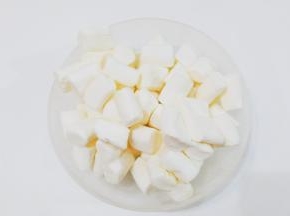 称好棉花糖备用；