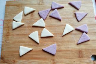 把切好的三角面片分别都分开来；