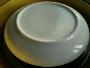 上面盖上盘子，然后盖上盖子，大火烧开后中火蒸5分钟。