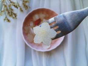 希望宝贝喝了妈妈精心制作的止咳美食能快快好起来。