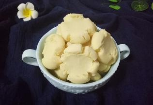 戴上隔热手套，取出烤盘，凉一会即可食用。