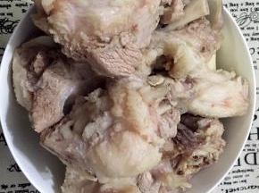 捞出洗净沥干水分