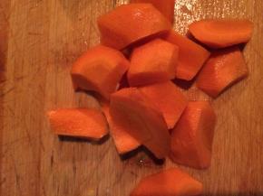 把胡萝卜也切成连刀块