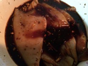 加入适量的料酒和清水腌上8个小时