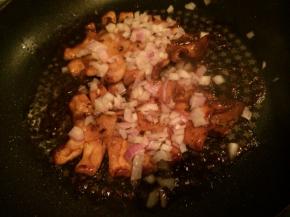 煎的有七分熟，加入洋葱