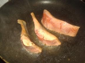 煎到两边金黄即可