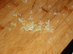 生姜、大蒜切碎