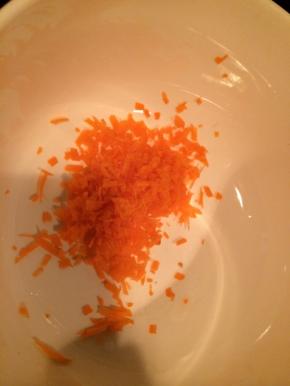 胡萝卜去皮切碎