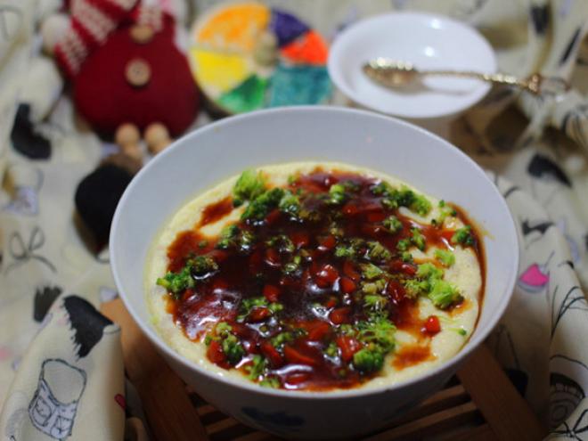 西兰花浓汁鸭蛋羹