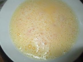 然后冲入温水