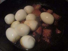 煮十五分钟后加入蛋