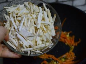 加杏鲍菇炒软