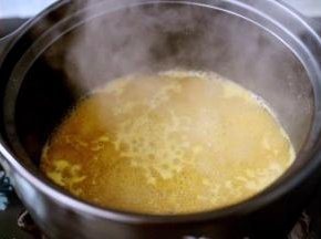 加入适量清水煮沸后