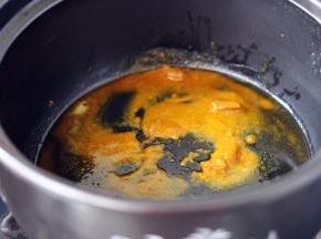 小火慢慢炒出香味