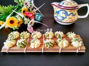 晾凉后密封装盒子，可以保存很长时间。美美的下午茶甜点