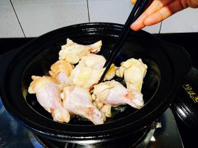 小火煎，记得勤翻面哦