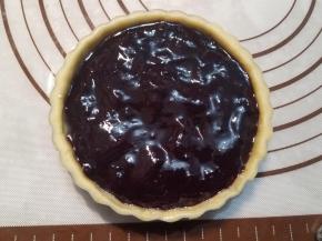 然后放入40g果酱。