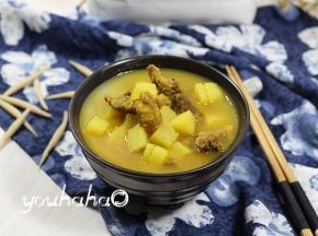 浇上牛肉卤子，即可开吃。