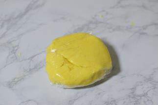 保鲜膜包好，冰箱冷藏半小时