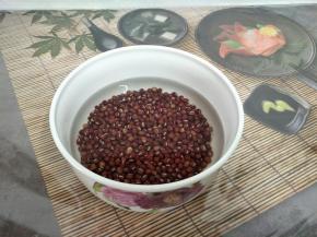 红豆用水浸泡几个小时