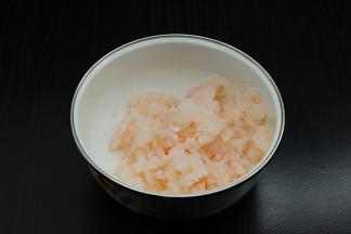 南极磷虾肉室温内解冻；