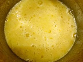 搅拌至砂糖融化