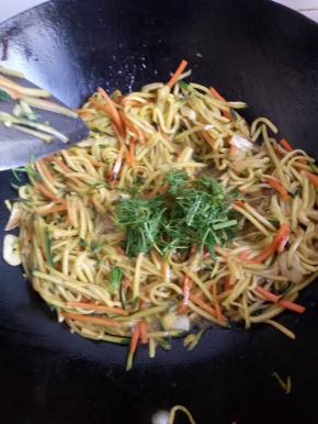 加入盐茴香入味