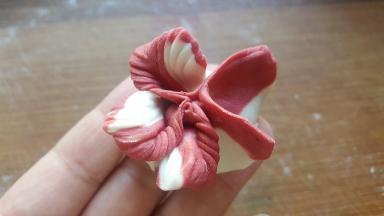 16．依次将五个边全部做好。