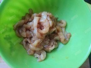 抓匀腌制十分钟