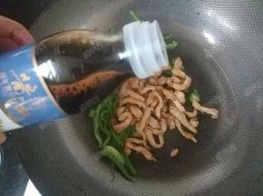 加入少量酱油