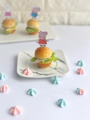可爱的迷你汉堡就完成啦。
