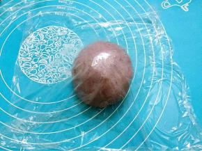 盖上保鲜膜醒发30分钟